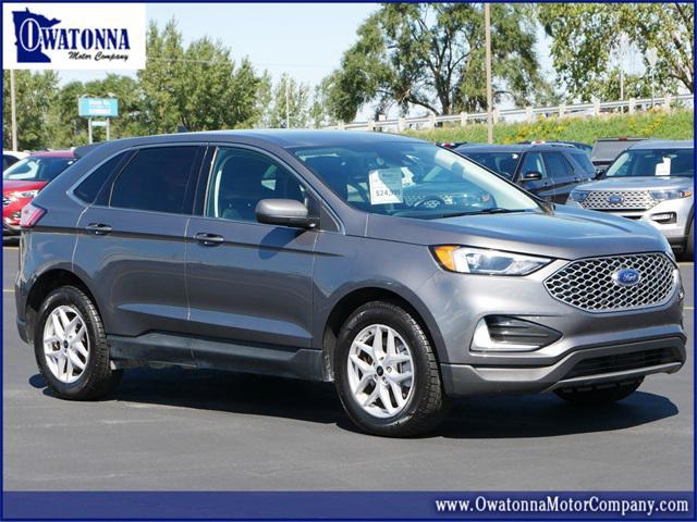 Photo of 2024 Carbonized Gray Metallic Ford Edge
