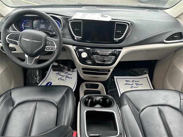 Photo of 2023 Bright White Clearcoat Chrysler Pacifica Hybrid