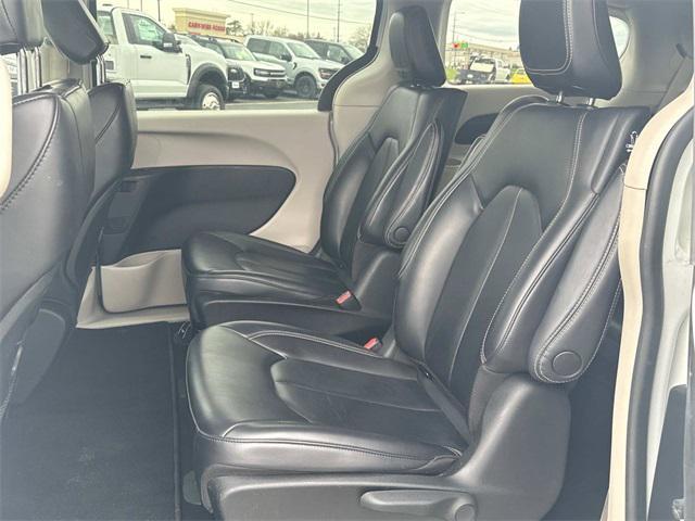 Photo of 2023 Bright White Clearcoat Chrysler Pacifica Hybrid