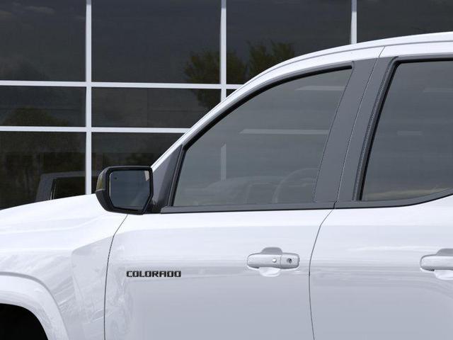 Photo of 2025 White Chevrolet Colorado