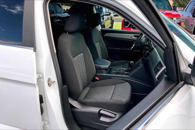 Photo of 2019 Pure White Volkswagen Atlas