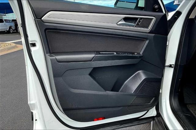 Photo of 2019 Pure White Volkswagen Atlas