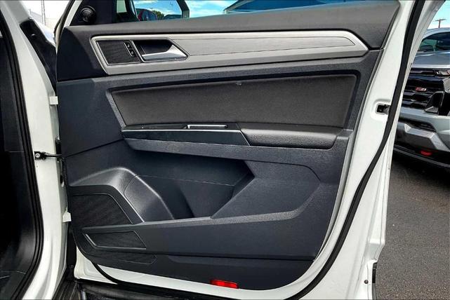 Photo of 2019 Pure White Volkswagen Atlas