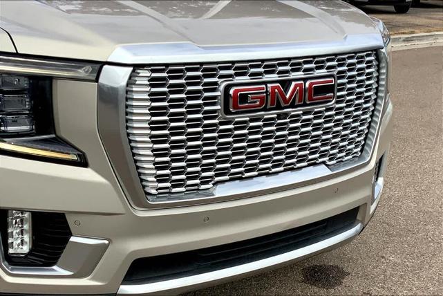 Photo of 2021 Beige Pearl Metallic GMC Yukon