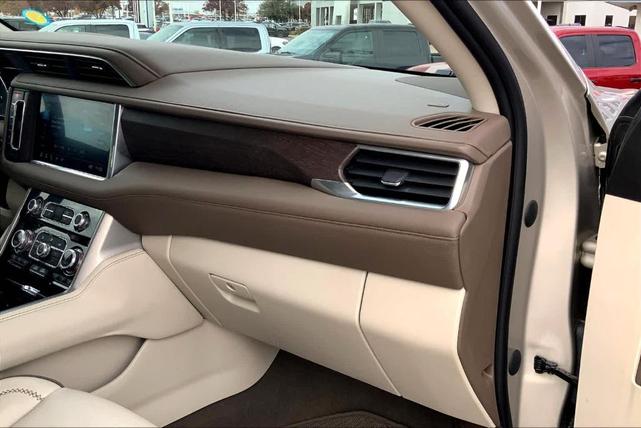 Photo of 2021 Beige Pearl Metallic GMC Yukon