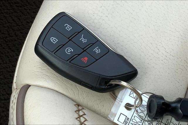 Photo of 2021 Beige Pearl Metallic GMC Yukon