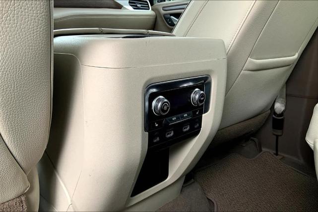 Photo of 2021 Beige Pearl Metallic GMC Yukon