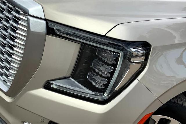Photo of 2021 Beige Pearl Metallic GMC Yukon