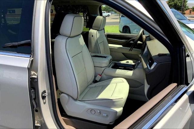 Photo of 2021 Beige Pearl Metallic GMC Yukon
