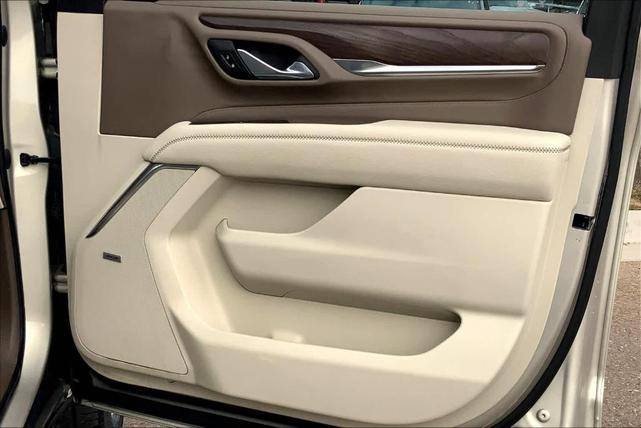 Photo of 2021 Beige Pearl Metallic GMC Yukon