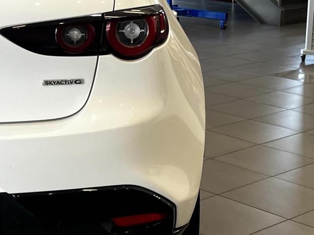 Photo of 2022 Snowflake White Pearl Mica Mazda Mazda3