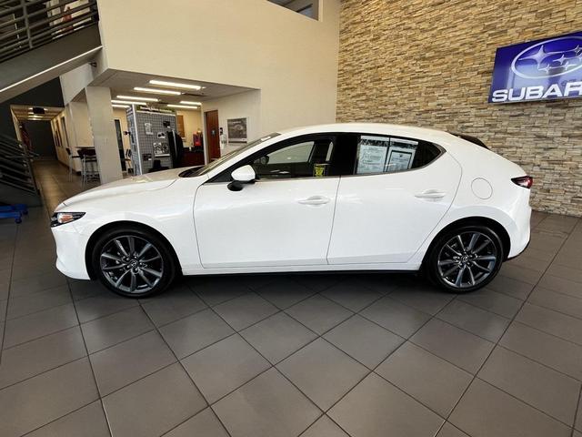 Photo of 2022 Snowflake White Pearl Mica Mazda Mazda3