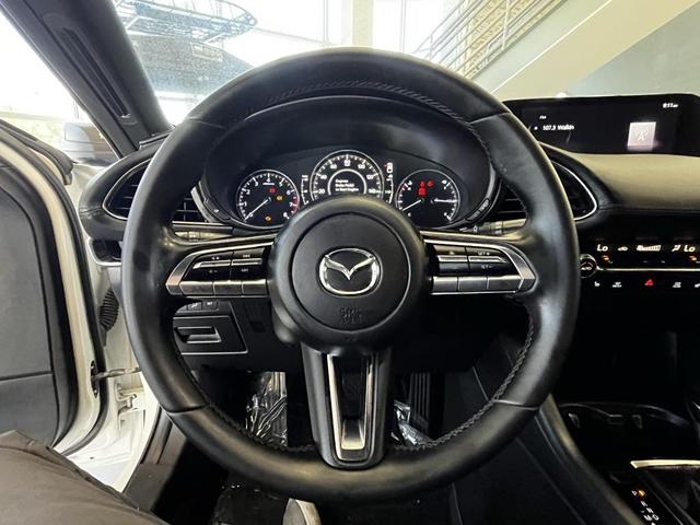 Photo of 2022 Snowflake White Pearl Mica Mazda Mazda3