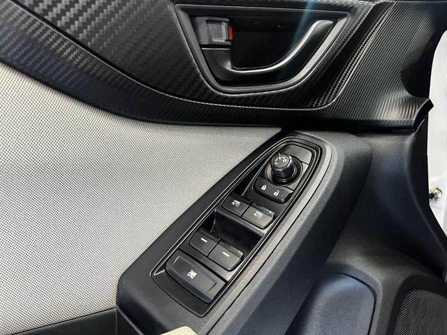 Photo of 2023 Crystal White Pearl Subaru Impreza