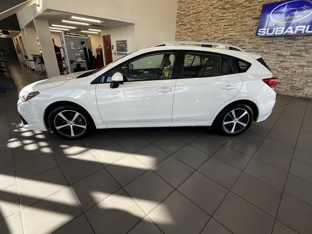 Photo of 2023 Crystal White Pearl Subaru Impreza
