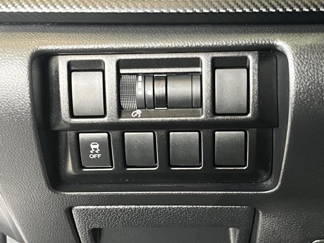 Photo of 2023 Crystal White Pearl Subaru Impreza