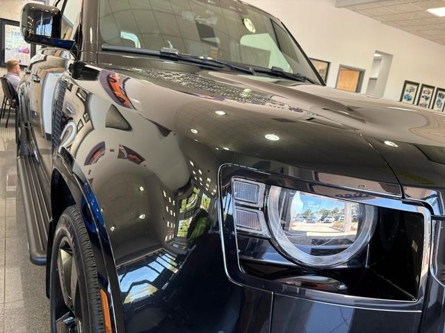 Photo of 2024 Santorini Black Land Rover Defender