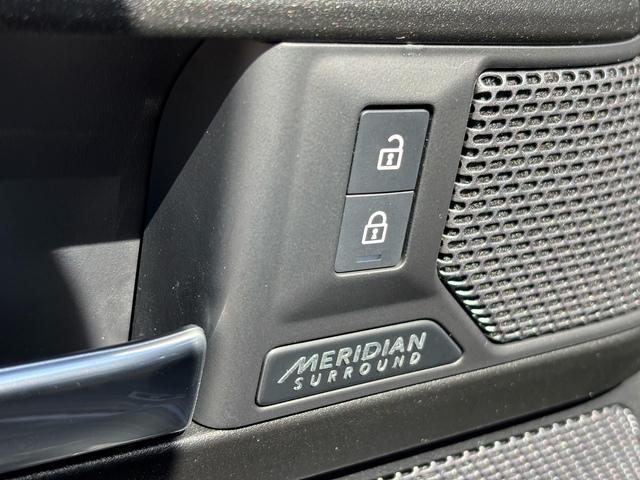 Photo of 2024 Santorini Black Land Rover Defender