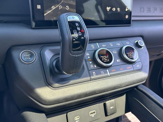 Photo of 2024 Santorini Black Land Rover Defender