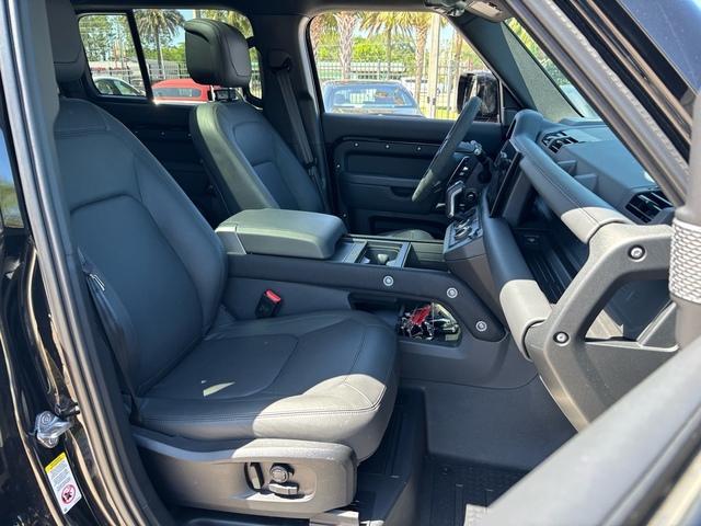 Photo of 2024 Santorini Black Land Rover Defender