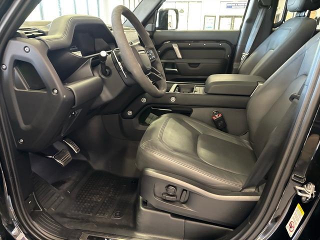Photo of 2024 Santorini Black Land Rover Defender