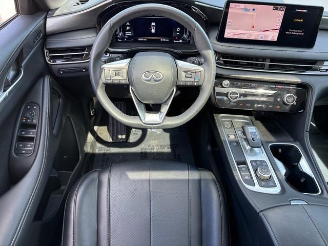Photo of 2024 Majestic White INFINITI QX60