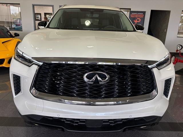 Photo of 2024 Majestic White INFINITI QX60