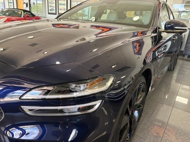 Photo of 2023 Blue Genesis G70