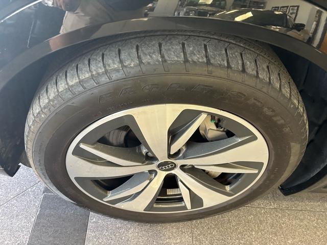 Photo of 2024 Mythos Black Metallic Audi Q8 e-tron