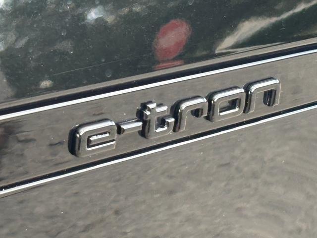 Photo of 2024 Mythos Black Metallic Audi Q8 e-tron