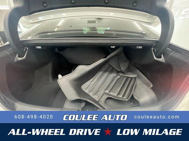 Photo of 2021 Platinum White Pearl Acura TLX