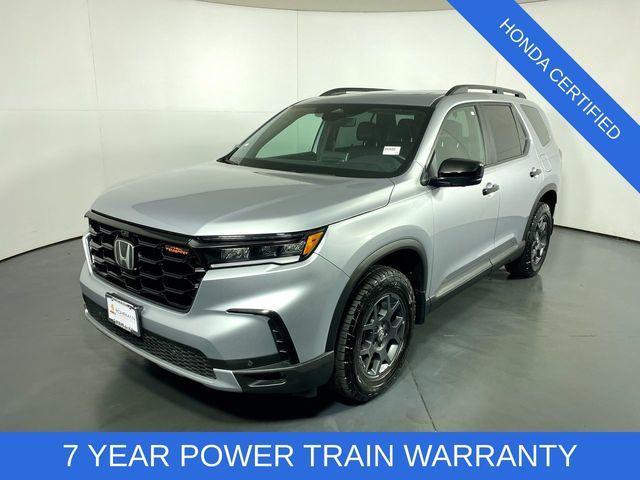 Photo of 2025 Lunar Silver Metallic Honda Pilot