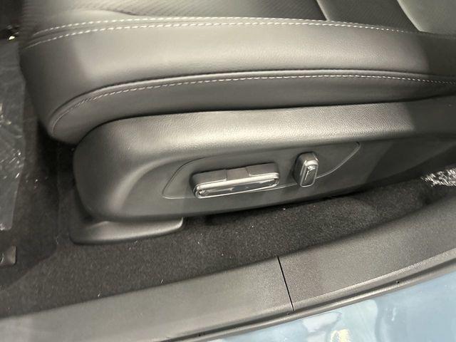 Photo of 2026 Pearl Honda HR-V