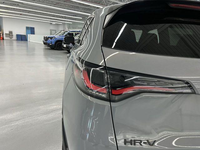 Photo of 2026 Urban Gray Pearl Honda HR-V