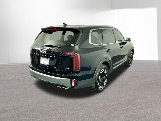 Photo of 2025 Ebony Black Kia Telluride