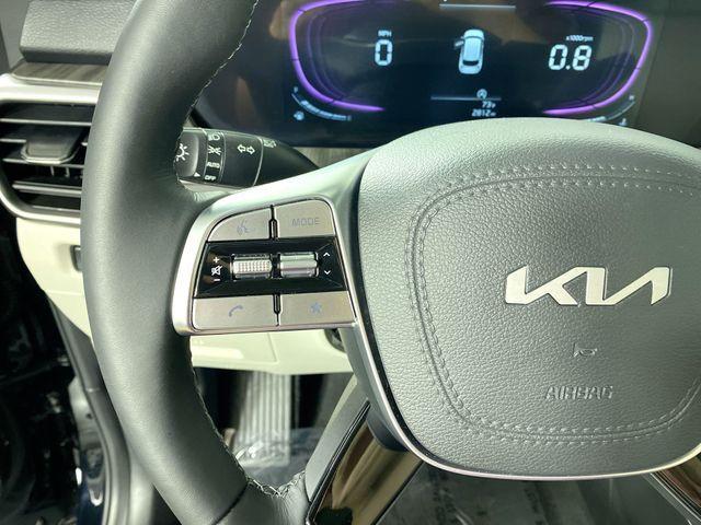 Photo of 2025 Ebony Black Kia Telluride