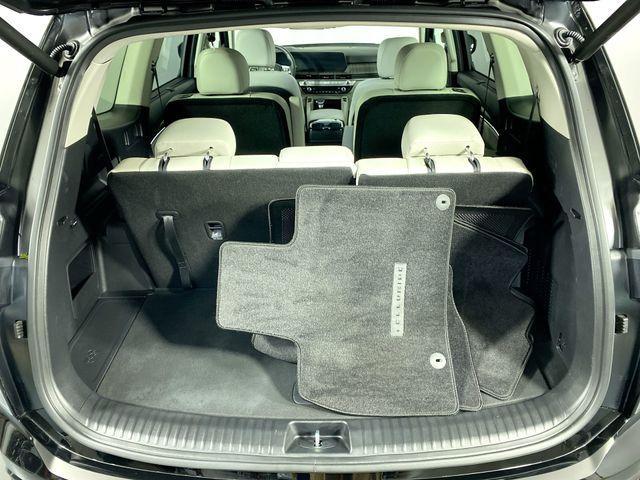 Photo of 2025 Ebony Black Kia Telluride
