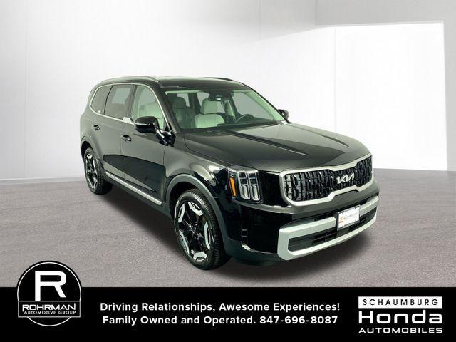 Photo of 2025 Ebony Black Kia Telluride