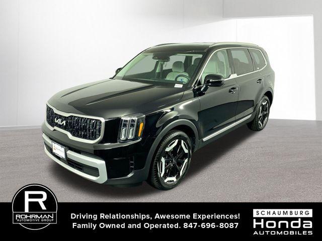 Photo of 2025 Ebony Black Kia Telluride