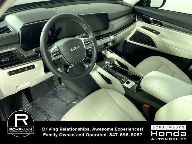 Photo of 2025 Ebony Black Kia Telluride