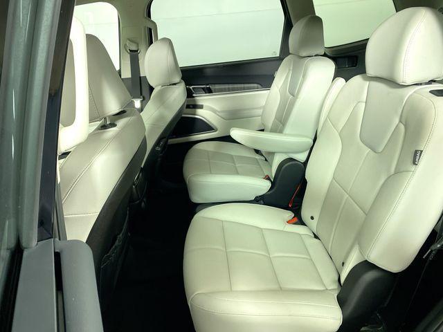Photo of 2025 Ebony Black Kia Telluride
