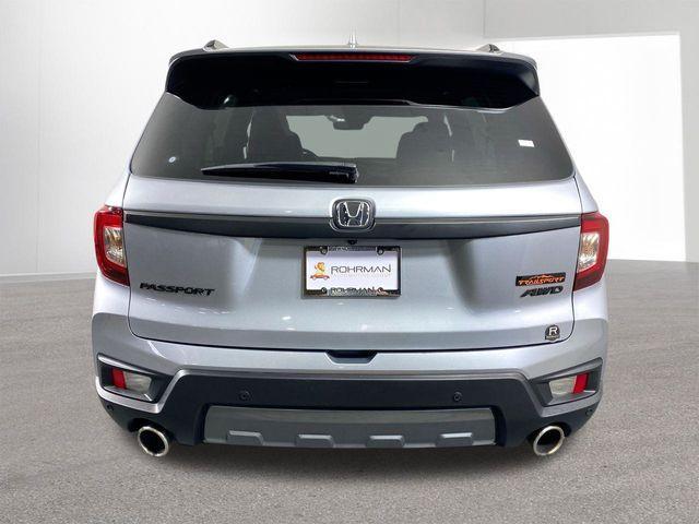 Photo of 2023 Lunar Silver Metallic Honda Passport