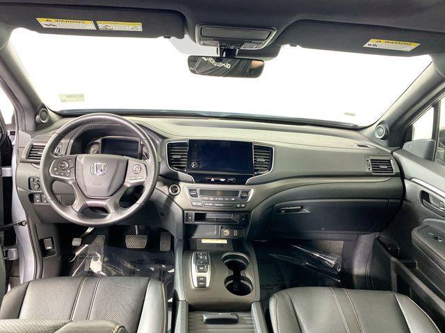 Photo of 2023 Lunar Silver Metallic Honda Passport