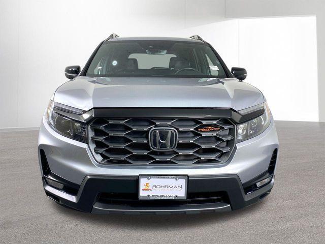Photo of 2023 Lunar Silver Metallic Honda Passport