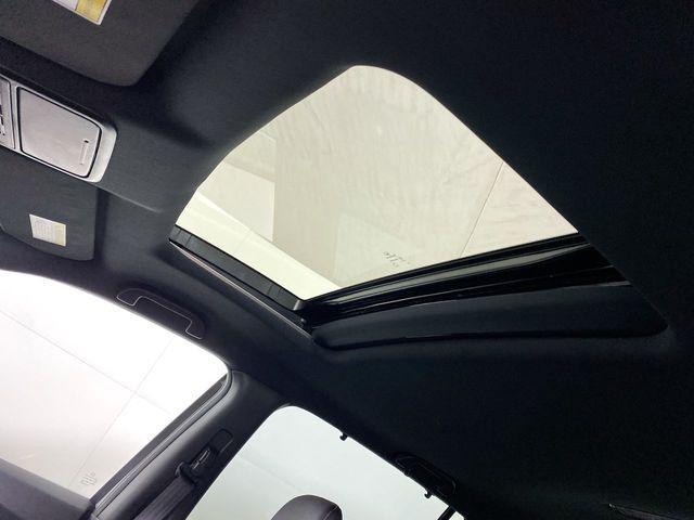 Photo of 2023 Lunar Silver Metallic Honda Passport