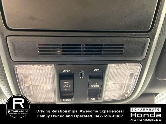 Photo of 2023 Lunar Silver Metallic Honda Passport