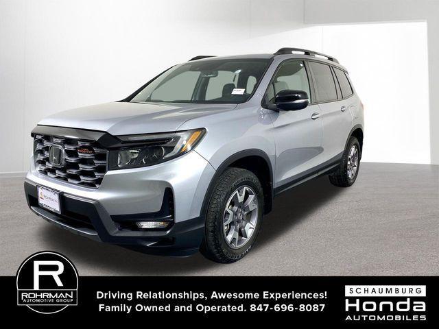 Photo of 2023 Lunar Silver Metallic Honda Passport