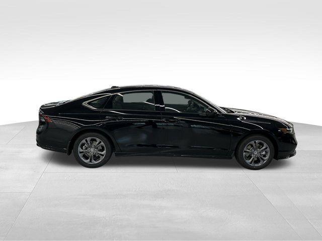 Photo of 2025 Crystal Black Pearl Honda Accord Hybrid