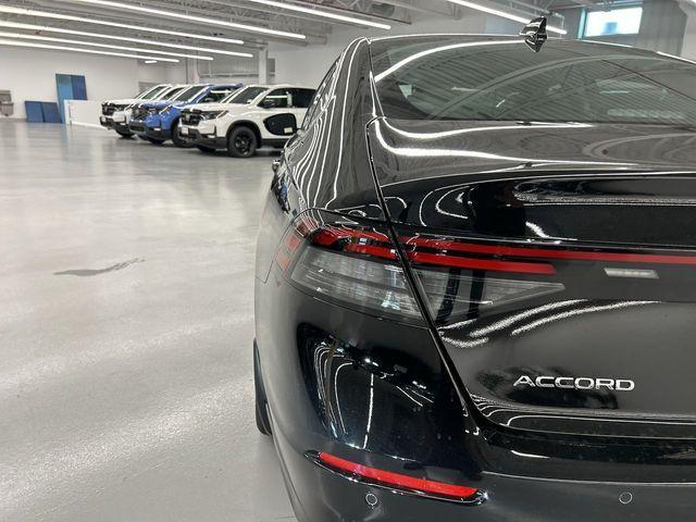 Photo of 2025 Crystal Black Pearl Honda Accord Hybrid