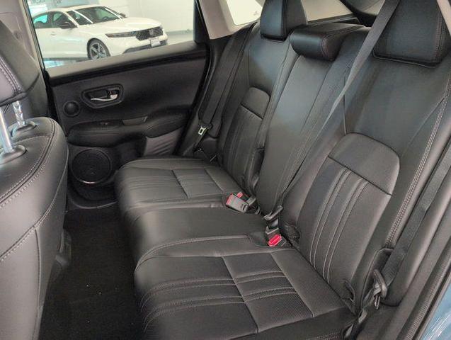 Photo of 2026 Platinum White Pearl Honda HR-V